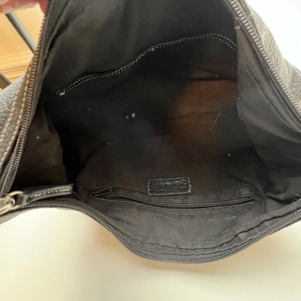 Tignanello Black Leather Purse Handbag Satchel Bucket Bag Buckle